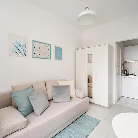 Tamka Powisle Blue By Bookinghost